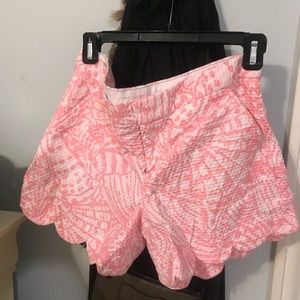 like NEW Lilly Pulitzer scalloped shorts